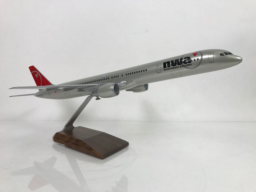 Pacific Miniatures PacMin Precision 1/100 Scale Model Airplane Of Northwest Airline Boeing 757-300 (2003) With Box [Photo 4]