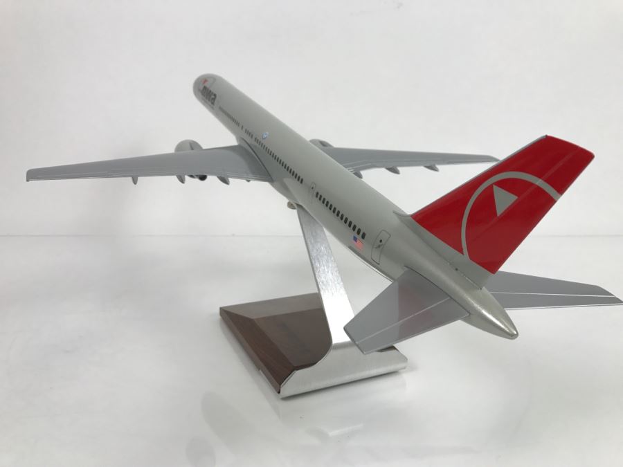 Pacific Miniatures PacMin Precision 1/100 Scale Model Airplane Of Northwest Airline Boeing 757-300 (2003) With Box [Photo 12]