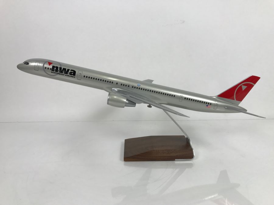 Pacific Miniatures PacMin Precision 1/100 Scale Model Airplane Of Northwest Airline Boeing 757-300 (2003) With Box [Photo 11]