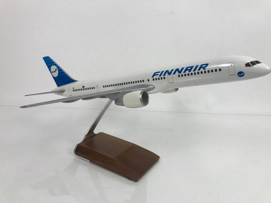 Pacific Miniatures PacMin Precision 1/100 Scale Model Airplane Of FINNAIR Boeing 757-200 With Box [Photo 7]