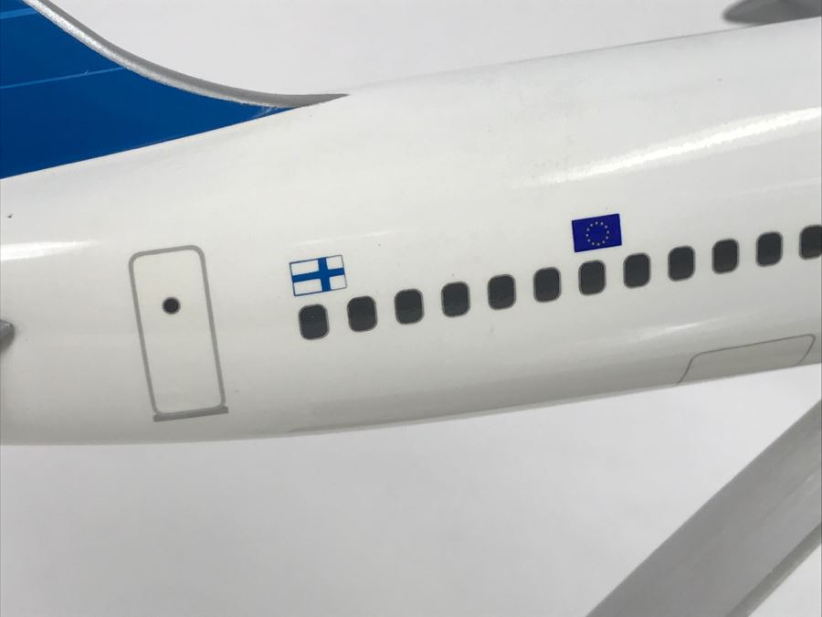 Pacific Miniatures PacMin Precision 1/100 Scale Model Airplane Of FINNAIR Boeing 757-200 With Box [Photo 10]