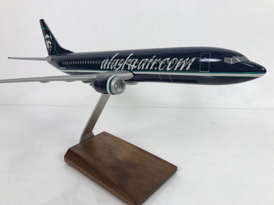 Atlantic Models Inc Precision Scale Model Airplane Of Alaska Air Boeing 737-700 With Box [Photo 3]