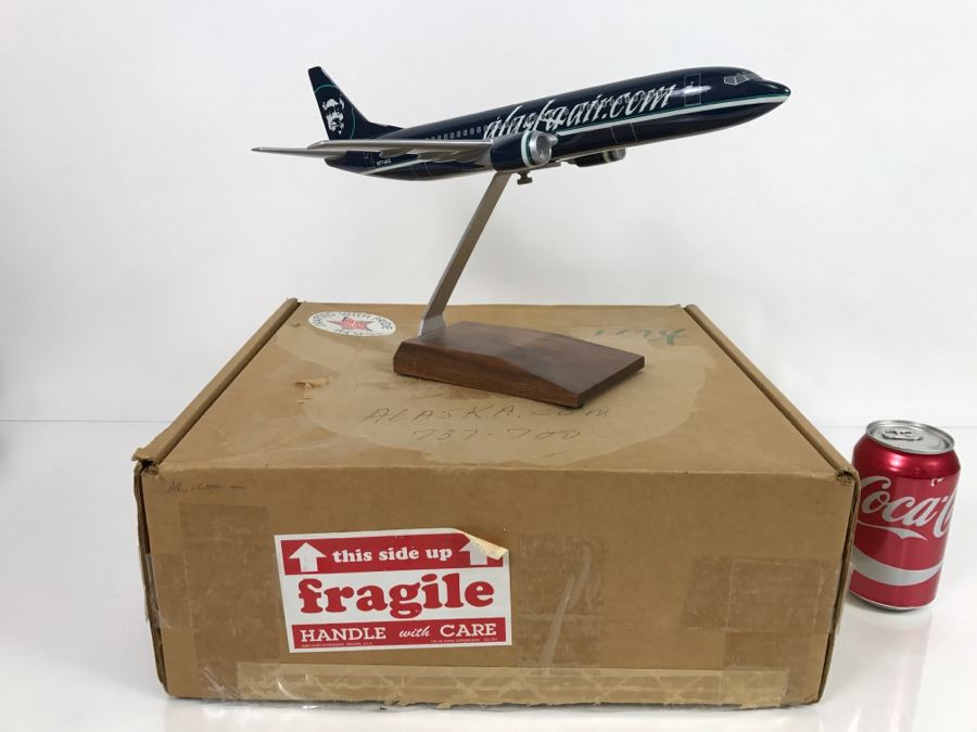 Atlantic Models Inc Precision Scale Model Airplane Of Alaska Air Boeing 737-700 With Box [Photo 1]