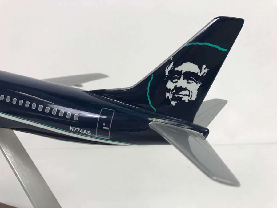 Atlantic Models Inc Precision Scale Model Airplane Of Alaska Air Boeing 737-700 With Box [Photo 9]
