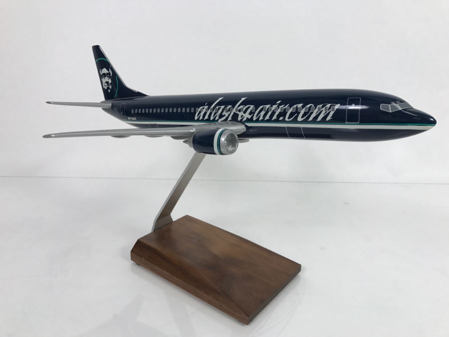 Atlantic Models Inc Precision Scale Model Airplane Of Alaska Air Boeing 737-700 With Box [Photo 2]
