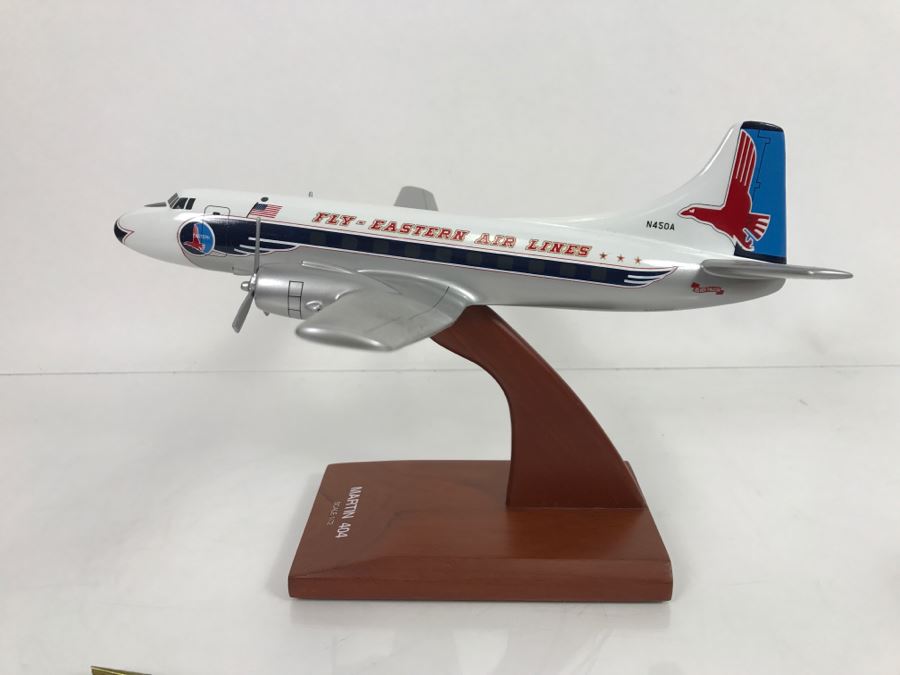 Toys & Models Corporation Precision 1/72 Scale Model Airplane Of Eastern Martin 404 With Box And Pair Of Eastern Buttons And Flight Wings [Photo 15]