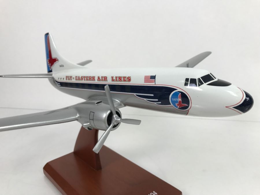 Toys & Models Corporation Precision 1/72 Scale Model Airplane Of Eastern Martin 404 With Box And Pair Of Eastern Buttons And Flight Wings [Photo 5]