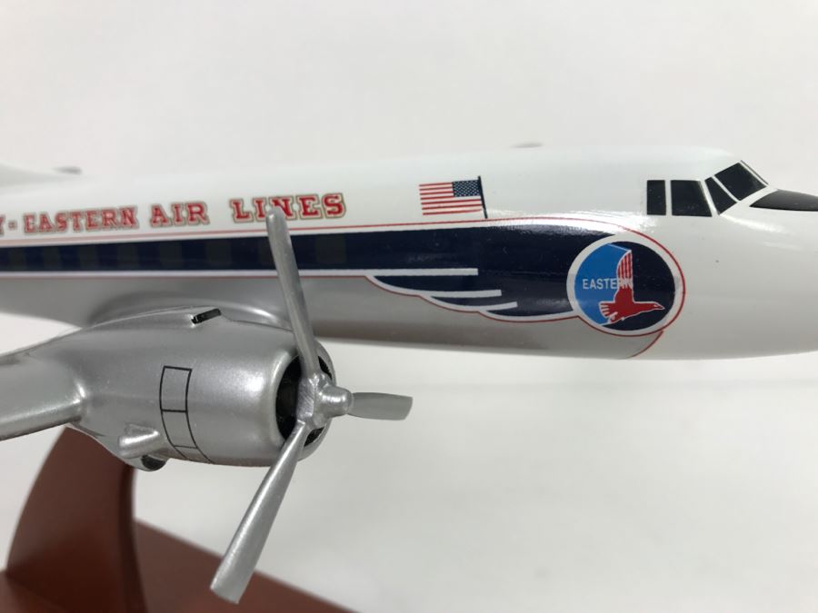 Toys & Models Corporation Precision 1/72 Scale Model Airplane Of Eastern Martin 404 With Box And Pair Of Eastern Buttons And Flight Wings [Photo 6]