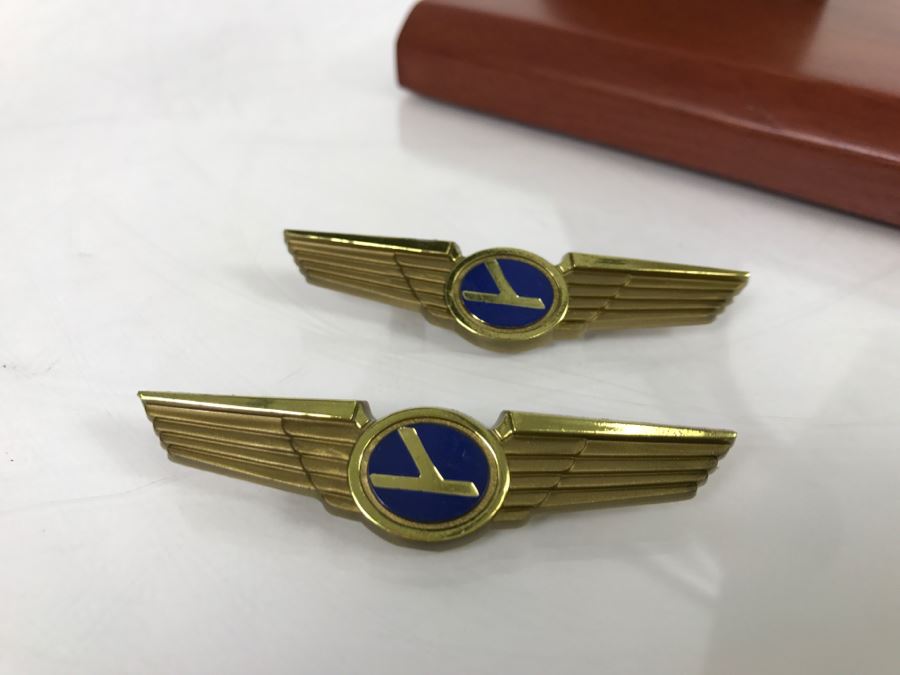 Toys & Models Corporation Precision 1/72 Scale Model Airplane Of Eastern Martin 404 With Box And Pair Of Eastern Buttons And Flight Wings [Photo 4]