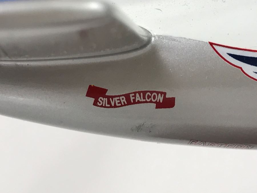 Toys & Models Corporation Precision 1/72 Scale Model Airplane Of Eastern Martin 404 With Box And Pair Of Eastern Buttons And Flight Wings [Photo 9]