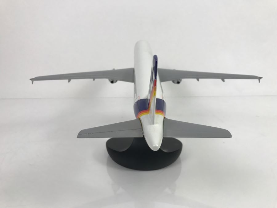 Precision Scale Model Airplane Of Airbus A321 [Photo 13]