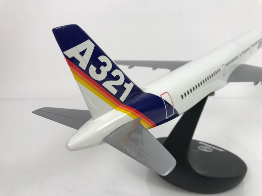 Precision Scale Model Airplane Of Airbus A321 [Photo 12]