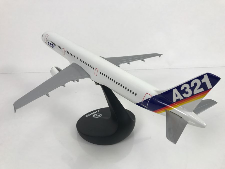 Precision Scale Model Airplane Of Airbus A321 [Photo 15]