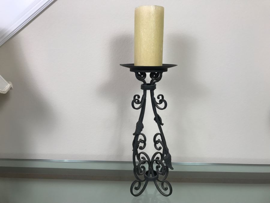 Metal Candle Holder With Candle [Photo 1]