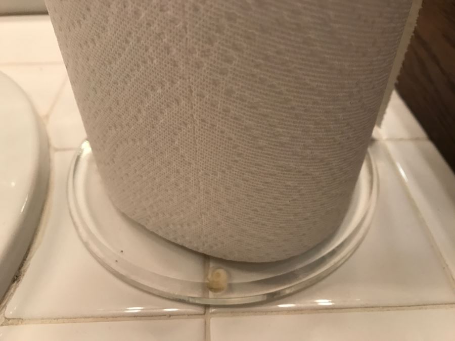 Wooden Tissue Box And Paper Towel Holder [Photo 3]