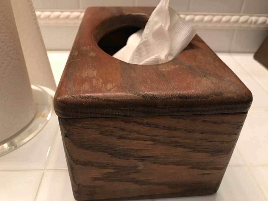 Wooden Tissue Box And Paper Towel Holder [Photo 4]