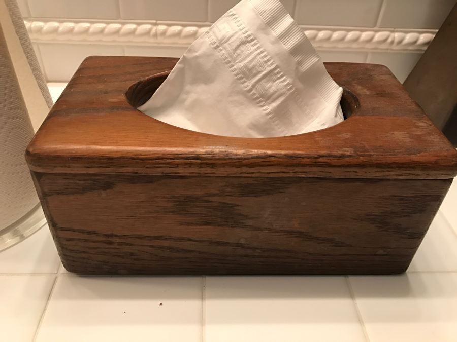 Wooden Tissue Box And Paper Towel Holder [Photo 5]