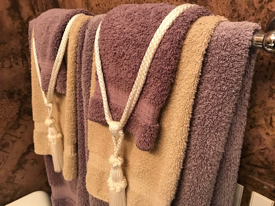 Set Of Towels With Tassels [Photo 3]