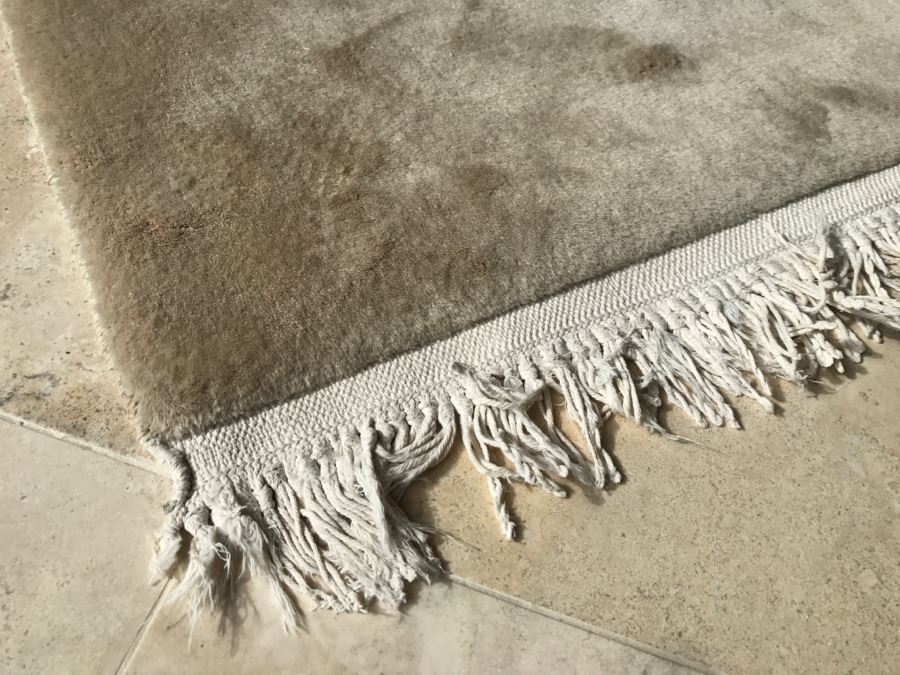 Large Tan Wool Area Rug 106'W X 143'L [Photo 4]