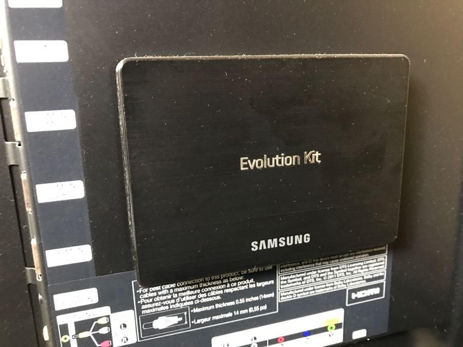 Samsung UN60ES8000F 60-Inch 1080p 240Hz 3D Slim LED HDTV With (7) Pairs Of 3D Active Glasses, Smart Evolution Kit, Samsung Keyboard And IR Blaster VG-IRB2000 [Photo 10]