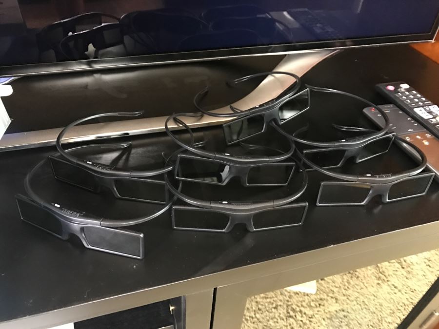 Samsung UN60ES8000F 60-Inch 1080p 240Hz 3D Slim LED HDTV With (7) Pairs Of 3D Active Glasses, Smart Evolution Kit, Samsung Keyboard And IR Blaster VG-IRB2000 [Photo 21]