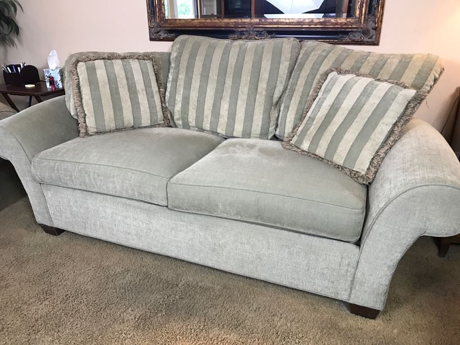 Upholstered Sofa With Throw Pillows 88'W