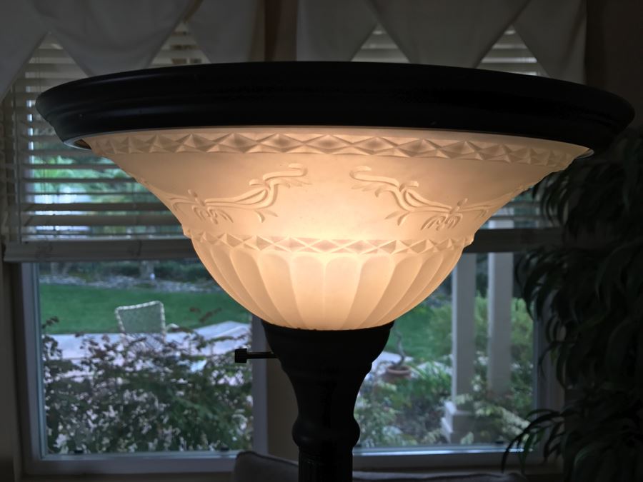 Metal Floor Lamp With Glass Shade [Photo 2]