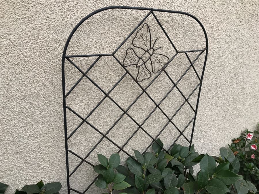 Metal Garden Trellis Butterfly Motif [Photo 5]