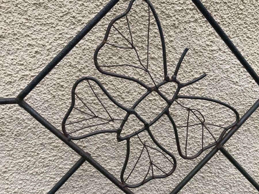 Metal Garden Trellis Butterfly Motif [Photo 3]
