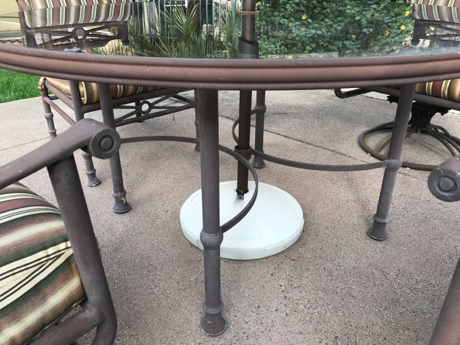 Outdoor Aluminum Round Table With Umbrella, 2 Aluminum Swivel Chairs And 2 Aluminum Armchairs [Photo 13]