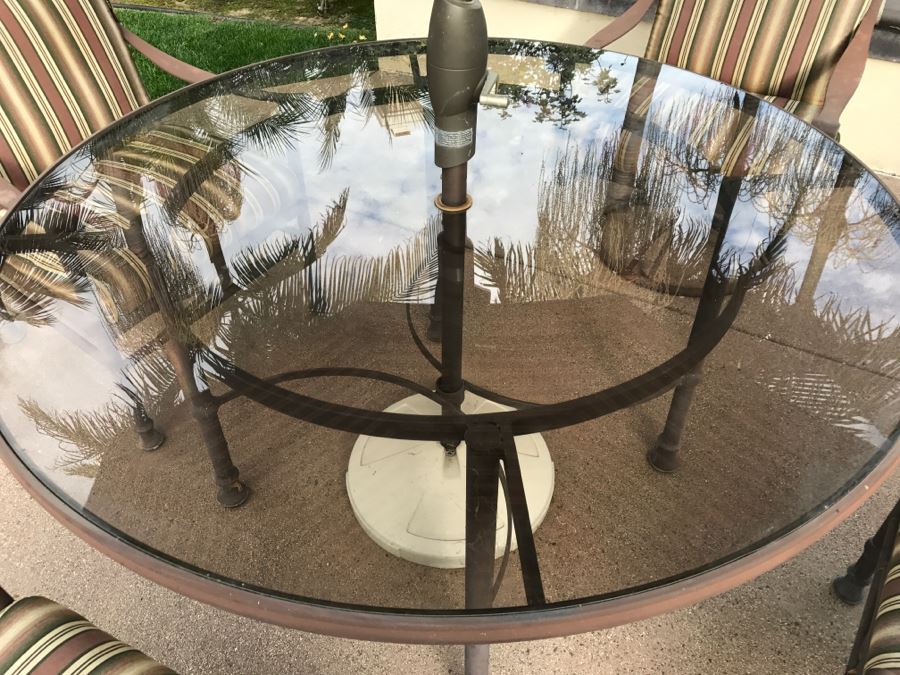 Outdoor Aluminum Round Table With Umbrella, 2 Aluminum Swivel Chairs And 2 Aluminum Armchairs [Photo 12]