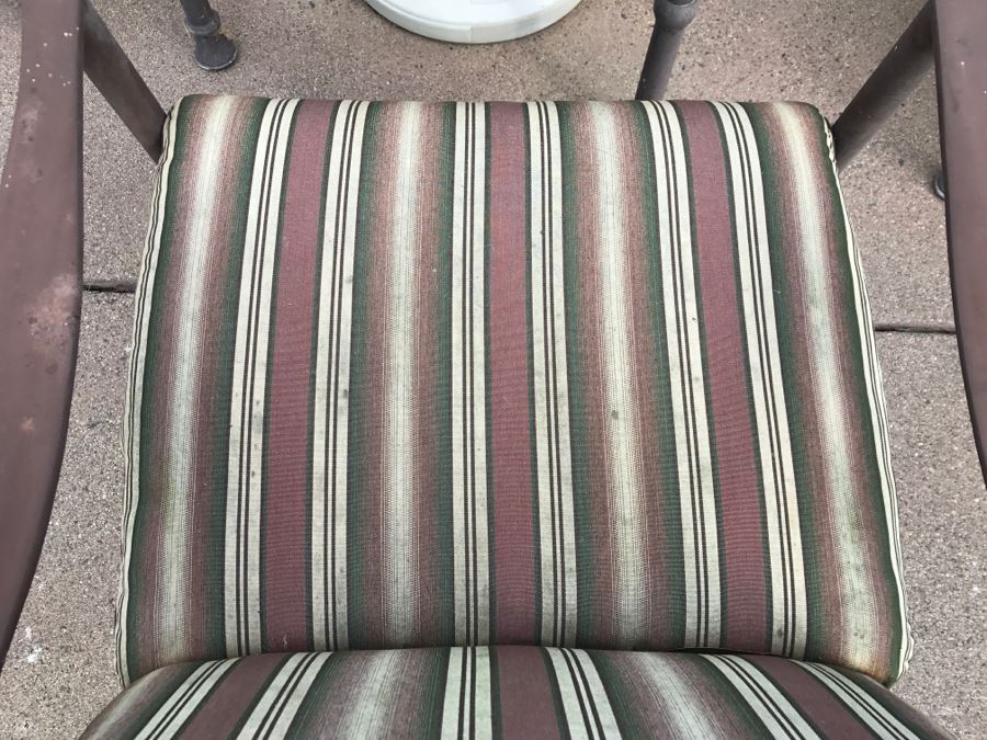 Outdoor Aluminum Round Table With Umbrella, 2 Aluminum Swivel Chairs And 2 Aluminum Armchairs [Photo 9]