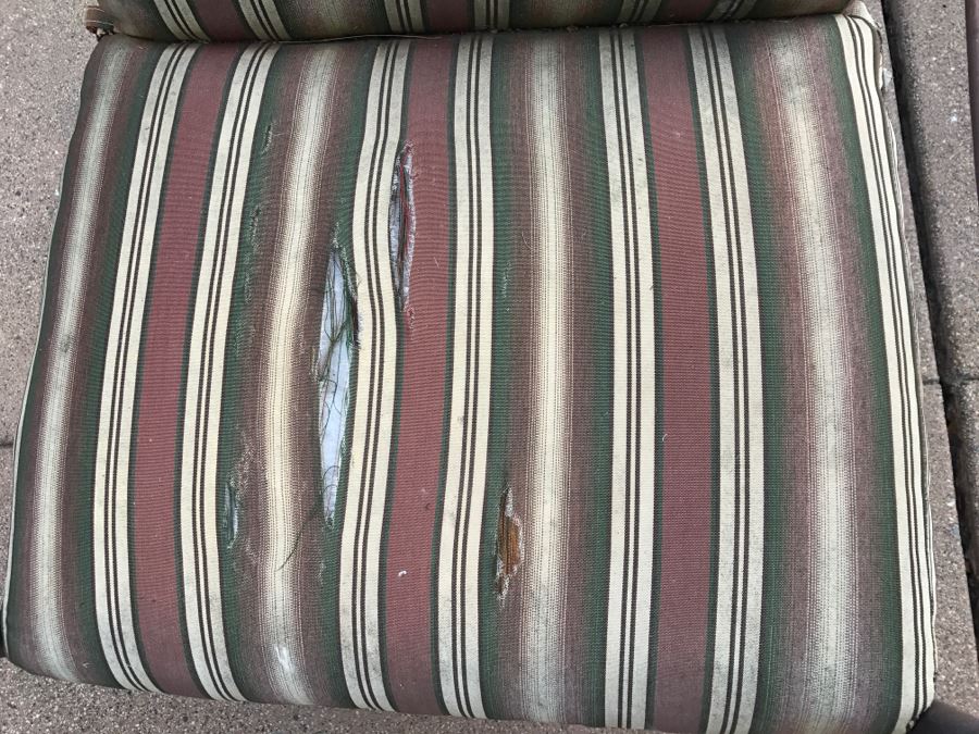 Outdoor Aluminum Round Table With Umbrella, 2 Aluminum Swivel Chairs And 2 Aluminum Armchairs [Photo 10]