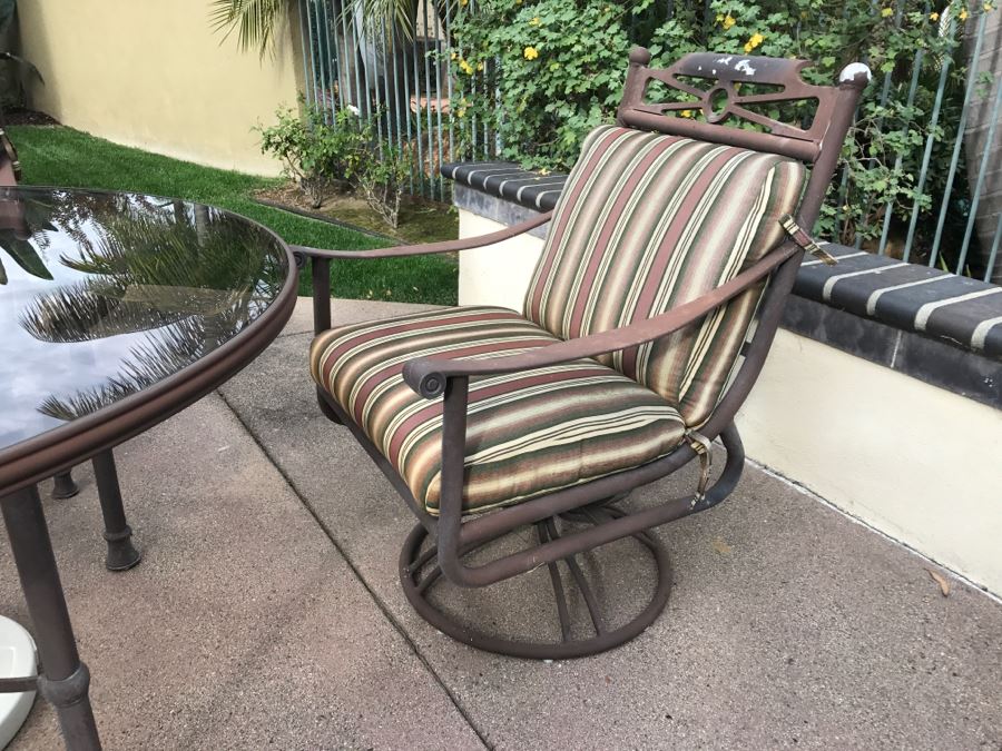 Outdoor Aluminum Round Table With Umbrella, 2 Aluminum Swivel Chairs And 2 Aluminum Armchairs [Photo 8]