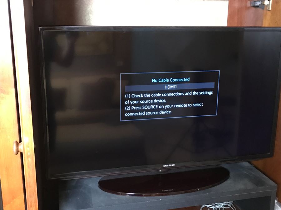 Samsung 40 Inch Flat Panel HDTV Television UN40H5201