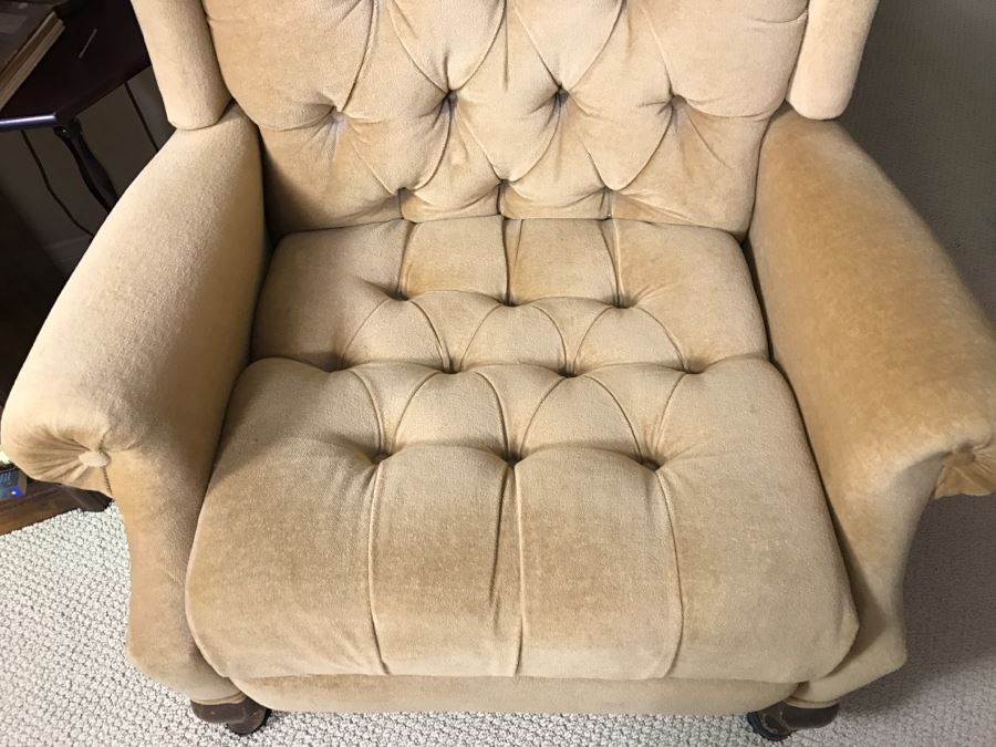 Tufted Wingback Recliner Chair [Photo 5]