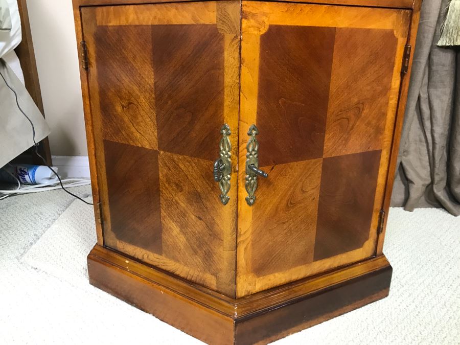 Stunning Hexagon Cabinet Table Lockable 23'W X 24'H [Photo 6]