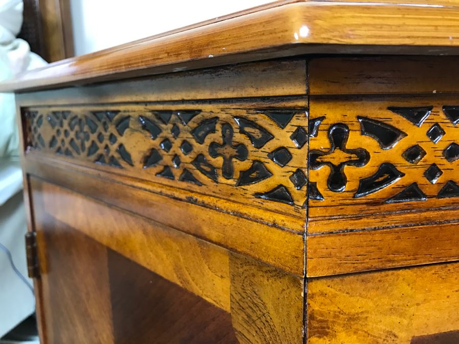 Stunning Hexagon Cabinet Table Lockable 23'W X 24'H [Photo 11]