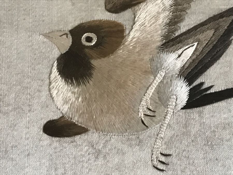 Very Fine Vintage Hand Stitched Silk Embroidery Of Bird And Flowers In Gilt Bamboo Frame [Photo 7]