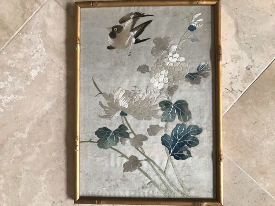 Very Fine Vintage Hand Stitched Silk Embroidery Of Bird And Flowers In Gilt Bamboo Frame [Photo 2]