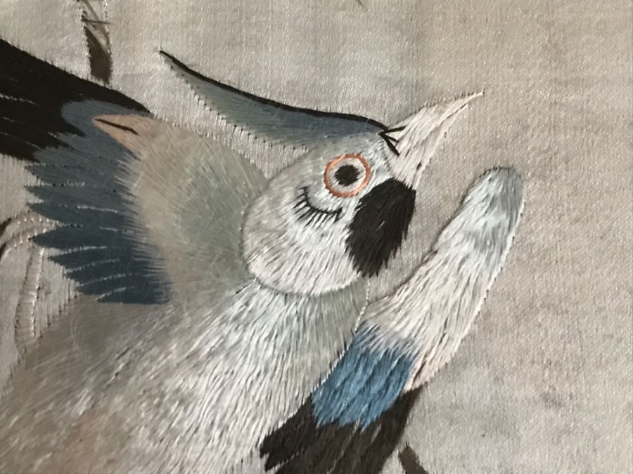 Very Fine Vintage Hand Stitched Silk Embroidery Of Bird And Flowers In Gilt Bamboo Frame [Photo 5]