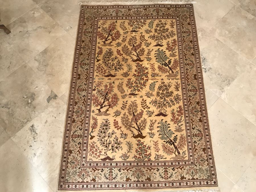 Stunning Finely Hand Woven Silk Signed Persian Rug Meant For Wall Hanging 39' X 60' [Photo 5]