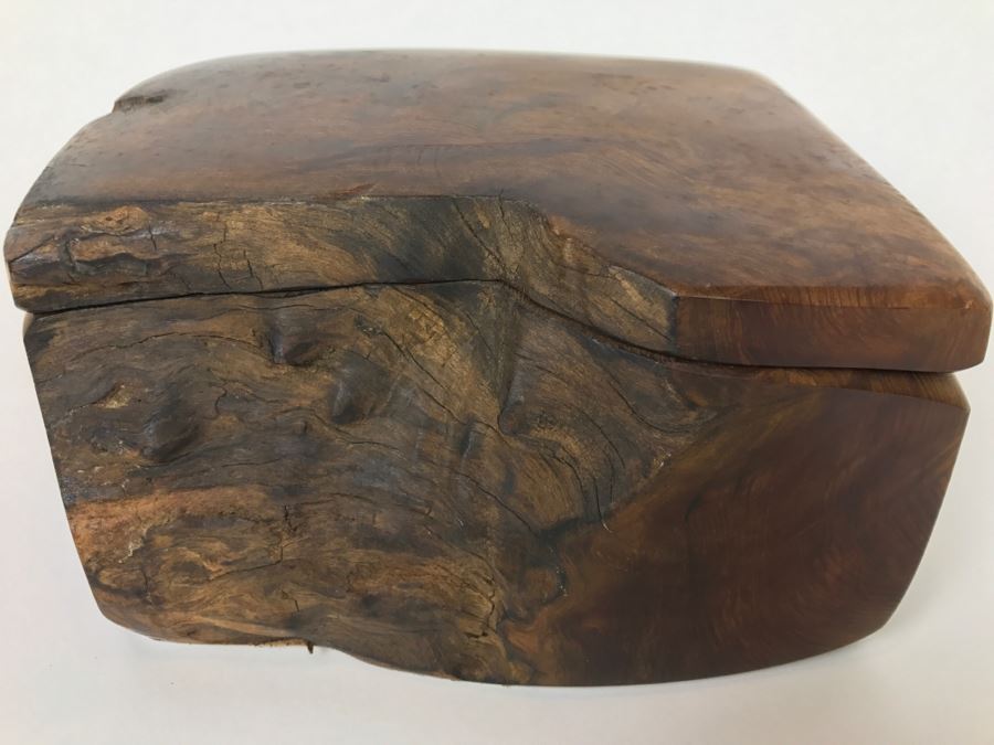 Large Carved Natural Wooden Box [Photo 2]