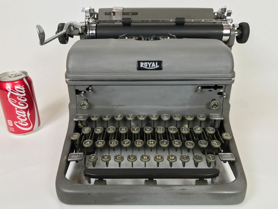 Vintage Metal ROYAL Typewriter