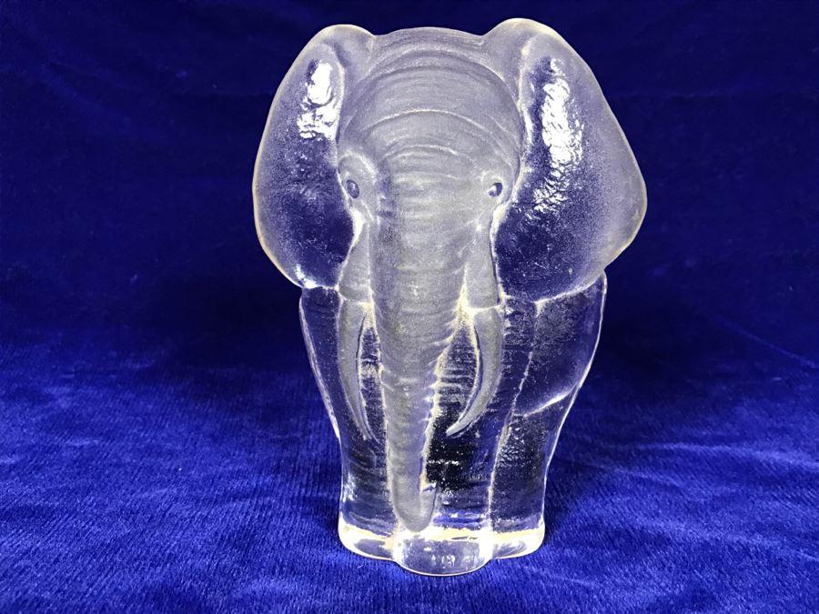 Mats Jonasson Swedish Art Crystal Elephant Figurine Sculpture Paper Weight Signed
