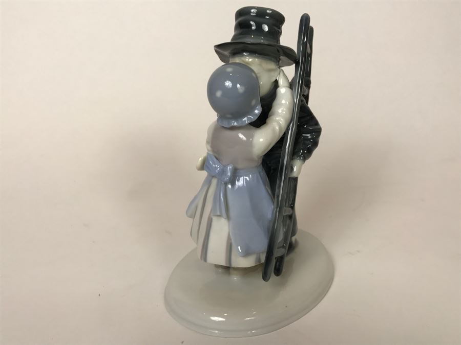 Vintage Metzler & Ortloff German Porcelain Chimney Sweeper Kissing Girl Figurine [Photo 3]