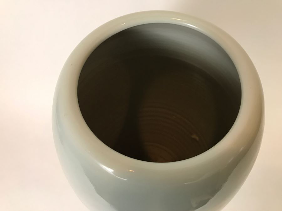 Large Blue And White Asian Signed Pottery Floral And Butterfly Motif [Photo 13]