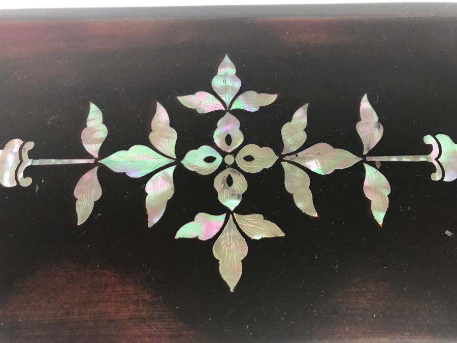 Japanese Made In Occupied Japan Maruni Lacquerware Box With Mother Of Pearl Inlay Filled With Sewing Supplies [Photo 9]