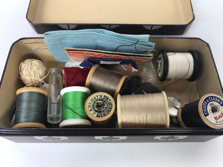 Japanese Made In Occupied Japan Maruni Lacquerware Box With Mother Of Pearl Inlay Filled With Sewing Supplies [Photo 2]