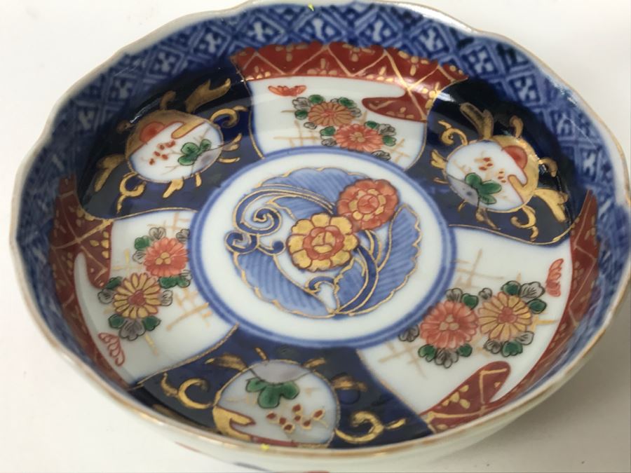 Pair Of Small Japanese Imari Porcelain Bowls [Photo 8]